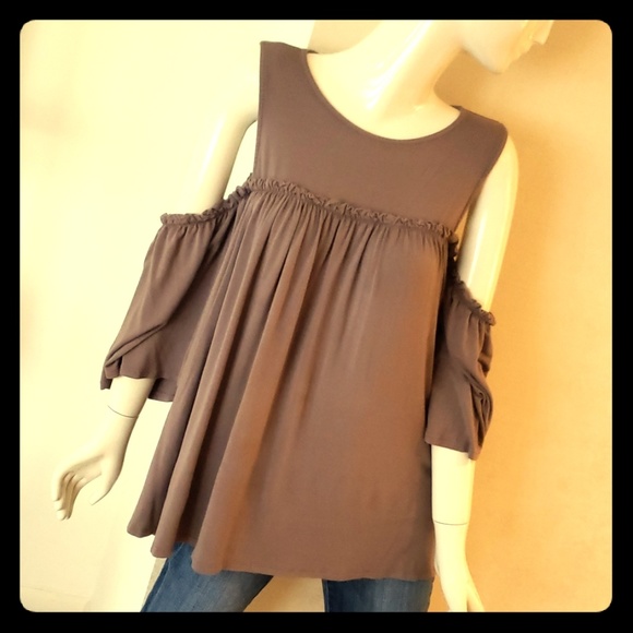 Annabelle Tops - Annabelle  Cut out shoulder top!